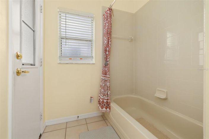 Image No.26-4 Bed Property for sale