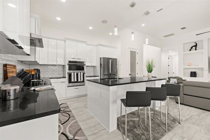 Image No.15-4 Bed Property for sale