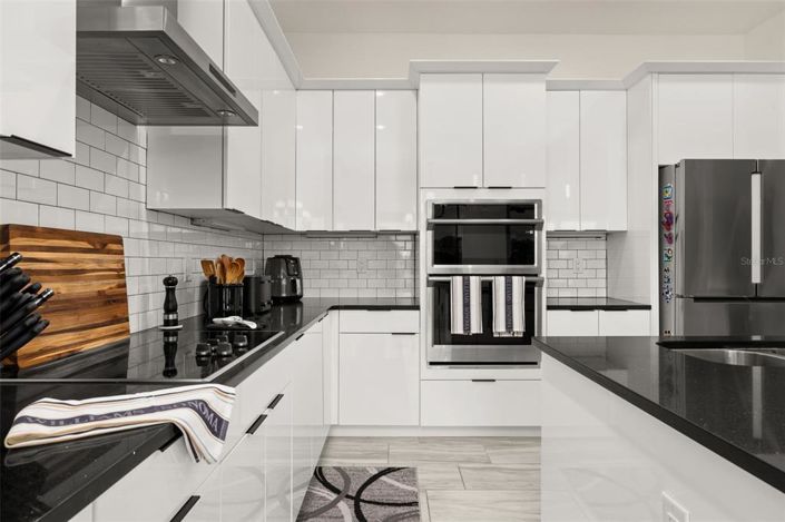 Image No.16-4 Bed Property for sale