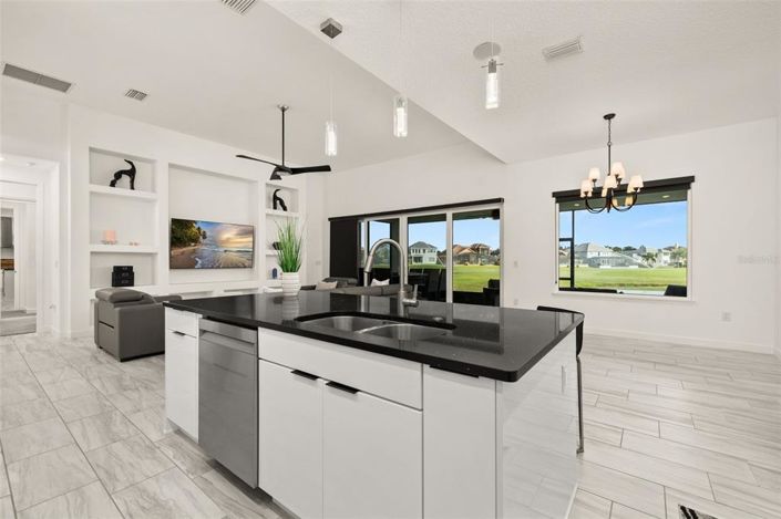 Image No.17-4 Bed Property for sale