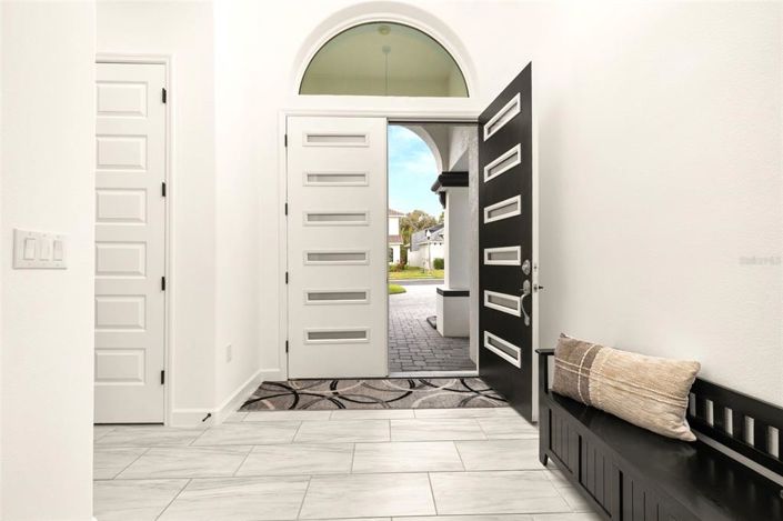 Image No.4-4 Bed Property for sale