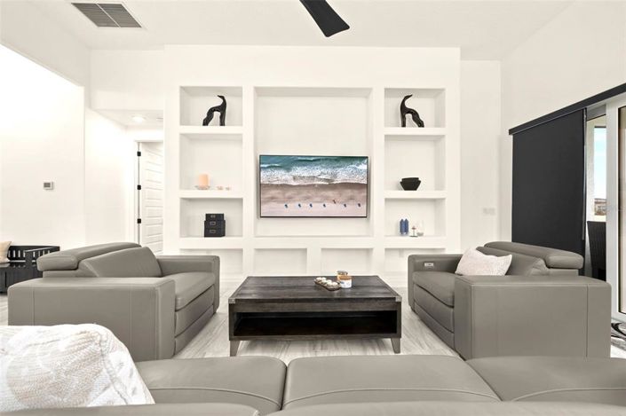 Image No.7-4 Bed Property for sale