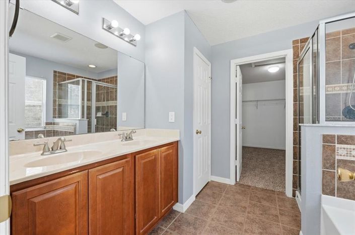 Image No.24-3 Bed Property for sale