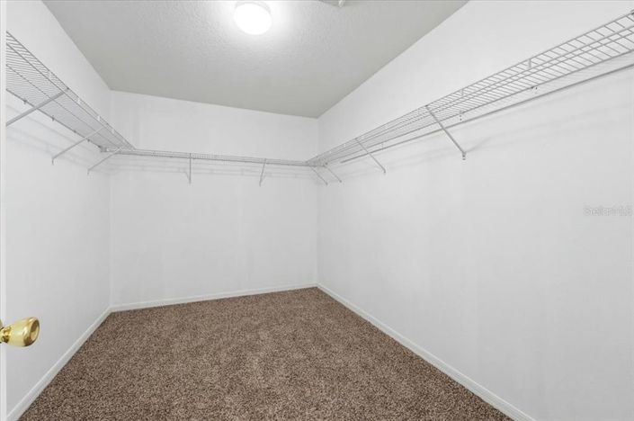 Image No.26-3 Bed Property for sale