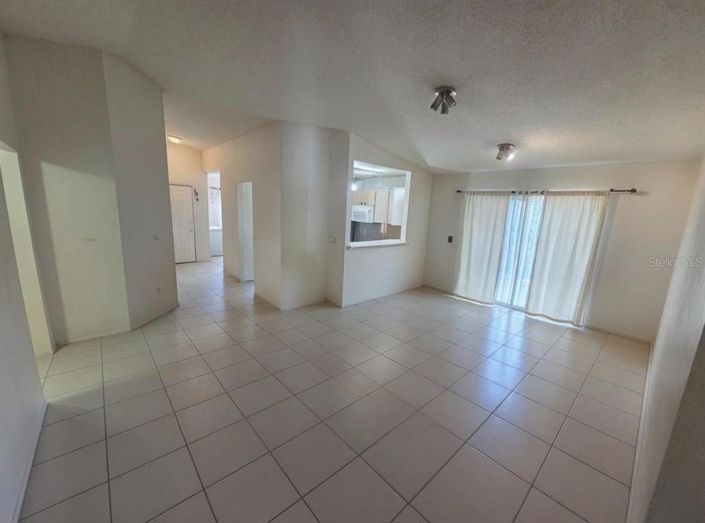 Image No.2-Propriété de 4 chambres à vendre à Kissimmee