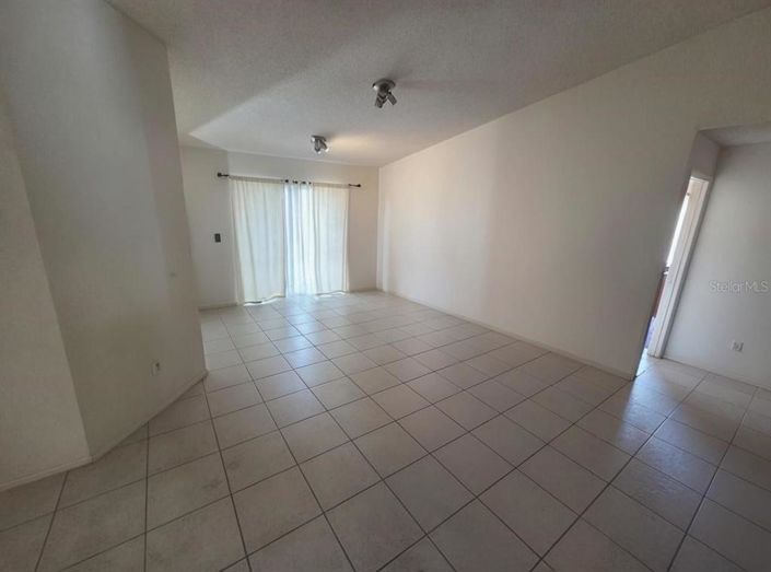Image No.3-Propriété de 4 chambres à vendre à Kissimmee
