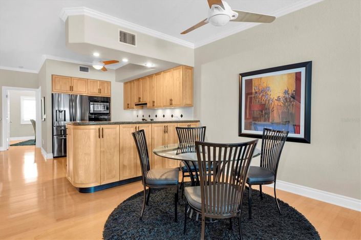 Image No.11-4 Bed Townhouse for sale