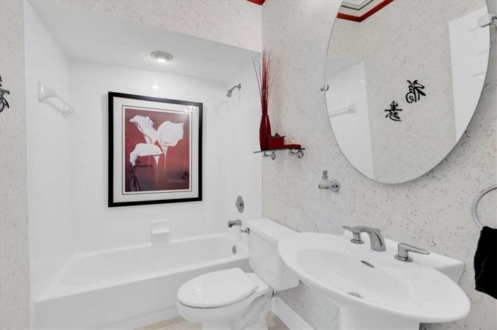 Image No.19-3 Bed Townhouse for sale