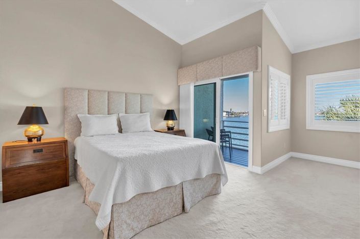 Image No.21-4 Bed Townhouse for sale