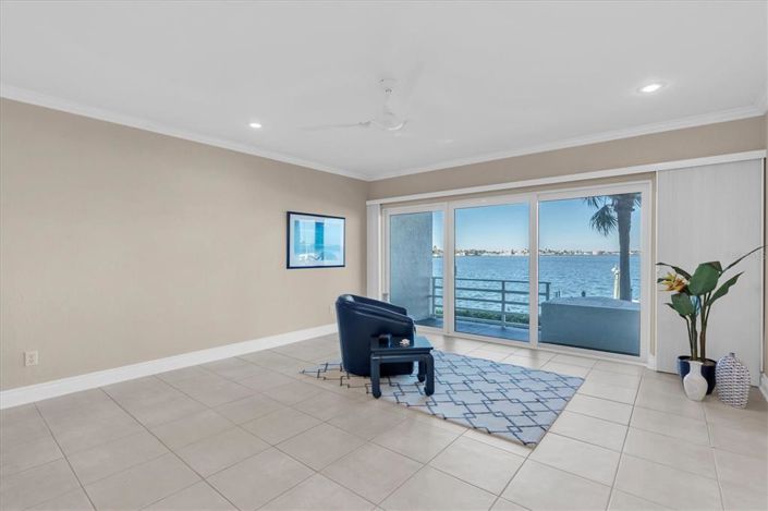 Image No.36-3 Bed Townhouse for sale