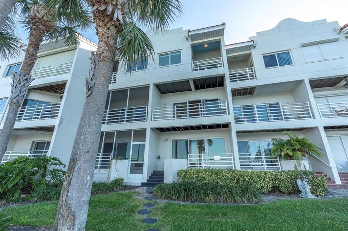 Image No.51-3 Bed Townhouse for sale