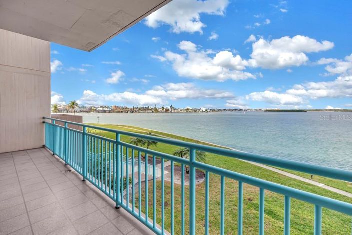 Image No.11-2 Bed Property for sale