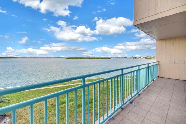 Image No.12-2 Bed Property for sale