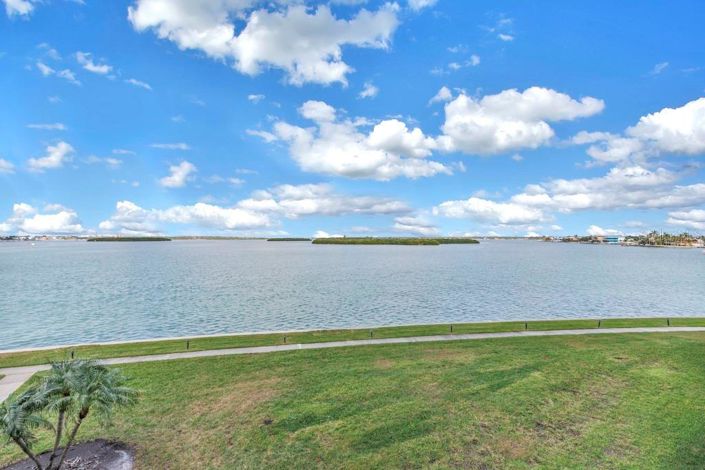 Image No.5-2 Bed Property for sale