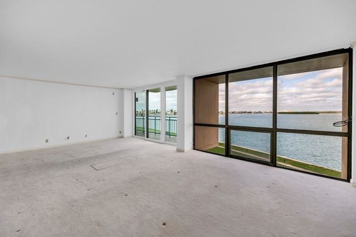 Image No.8-2 Bed Property for sale