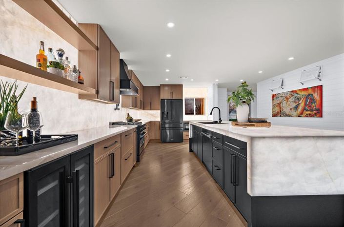 Image No.18-4 Bed Property for sale