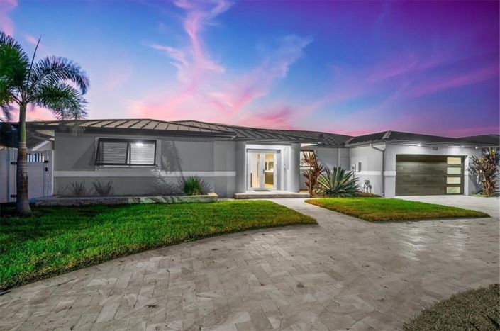 Image No.2-4 Bed Property for sale