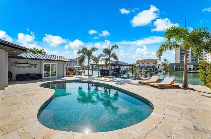 Image No.45-4 Bed Property for sale