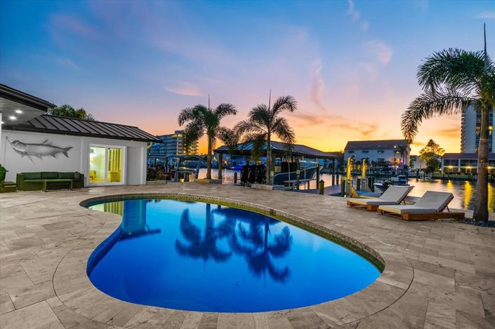 Image No.51-4 Bed Property for sale