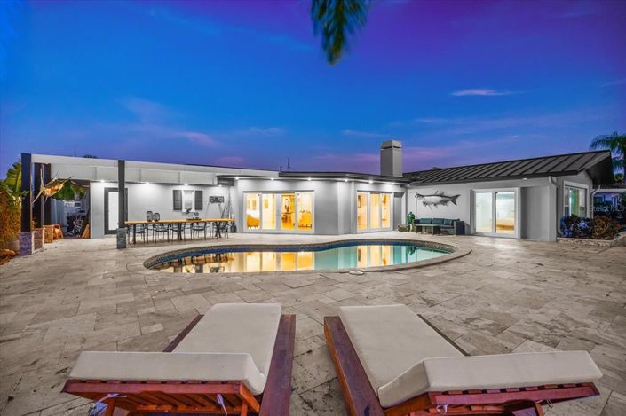 Image No.55-4 Bed Property for sale