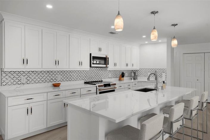 Image No.14-4 Bed Property for sale