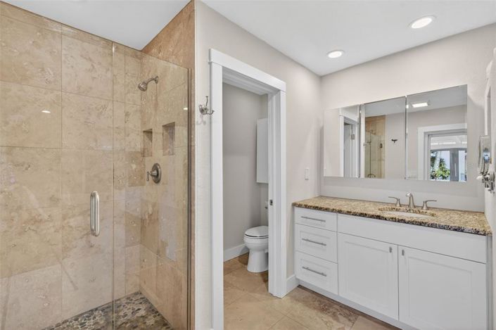 Image No.12-3 Bed Property for sale