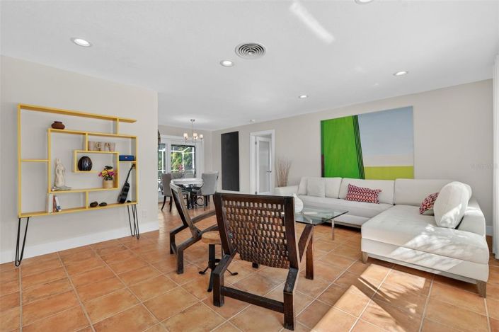 Image No.17-3 Bed Property for sale