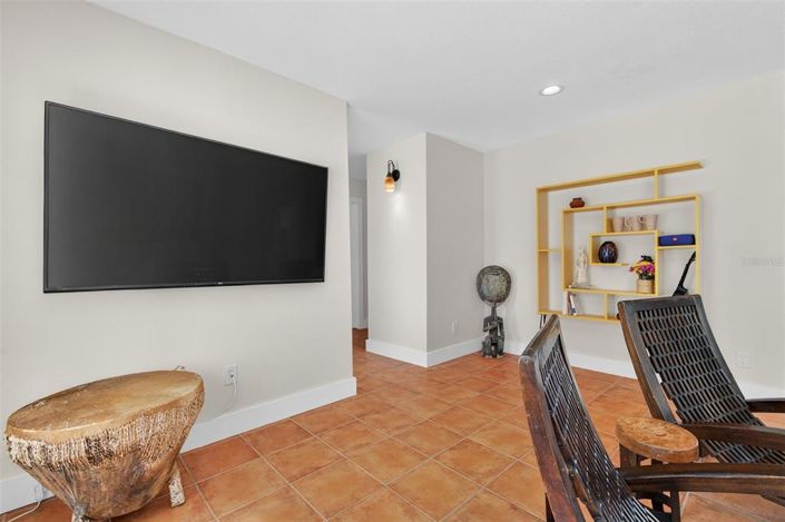 Image No.18-3 Bed Property for sale