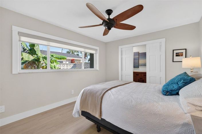 Image No.36-3 Bed Property for sale