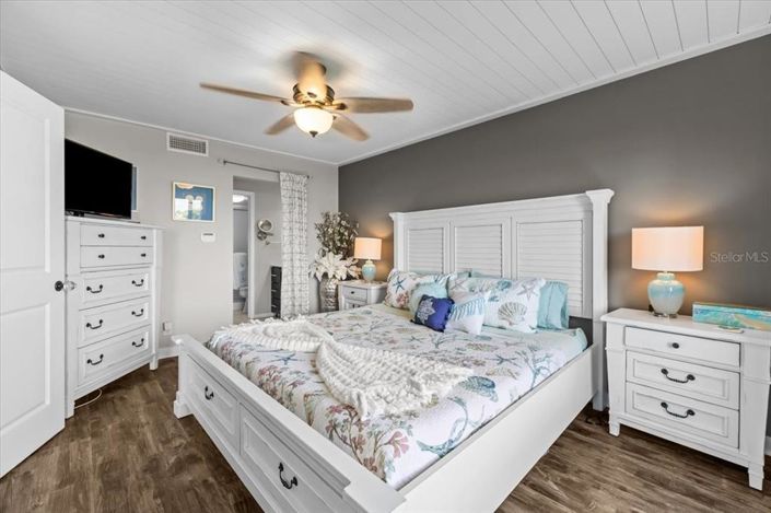 Image No.14-2 Bed Property for sale