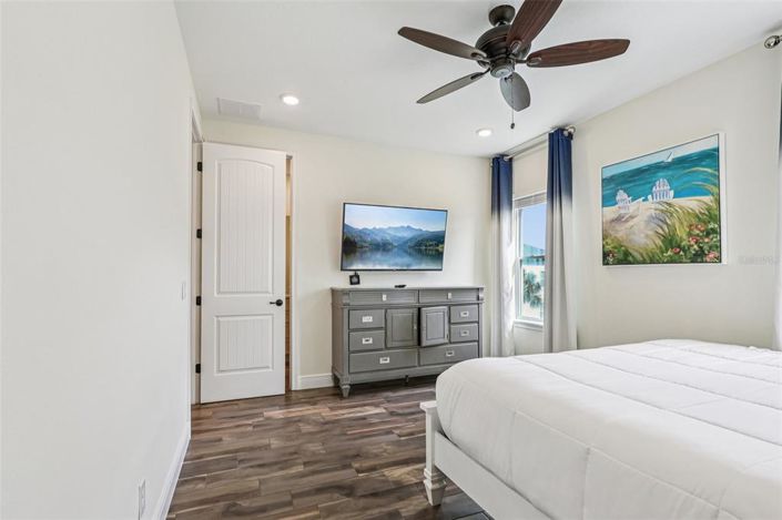 Image No.15-3 Bed Townhouse for sale