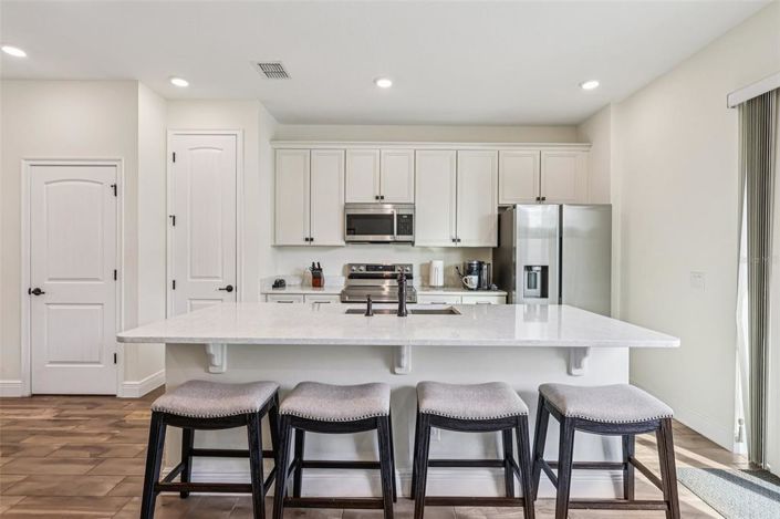 Image No.6-3 Bed Townhouse for sale