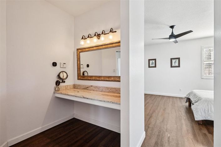 Image No.22-5 Bed Property for sale