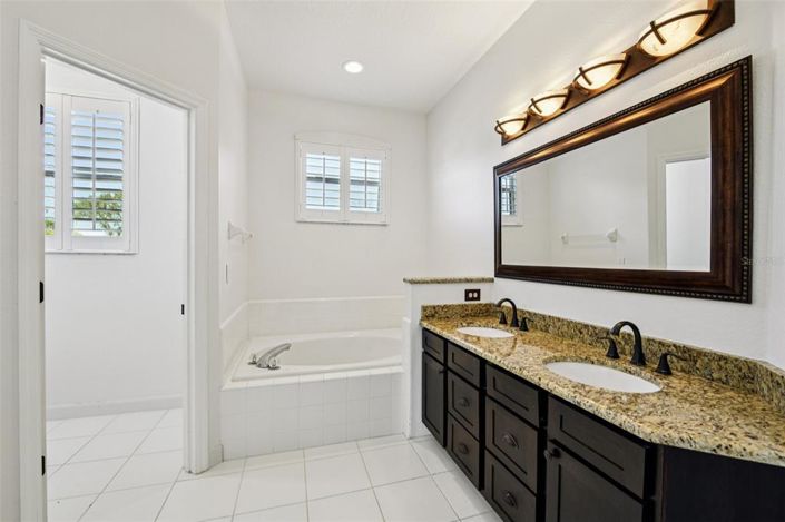 Image No.23-5 Bed Property for sale