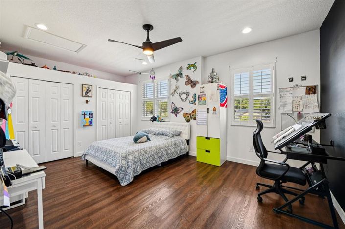 Image No.25-5 Bed Property for sale