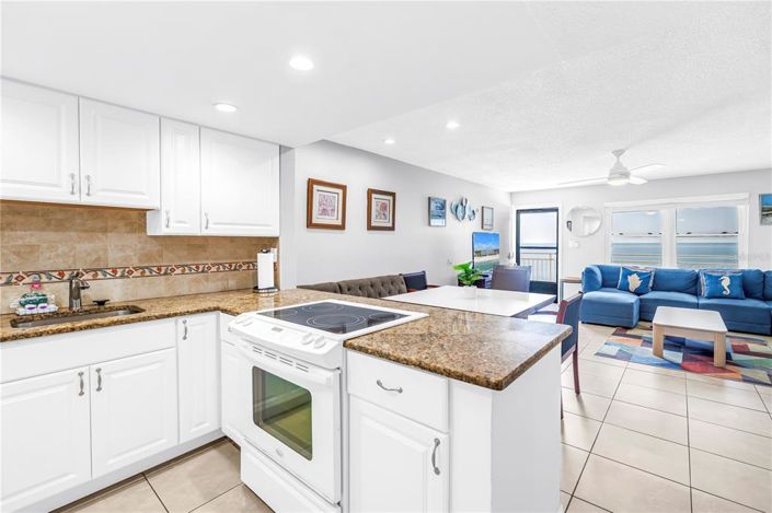 Image No.13-3 Bed Property for sale