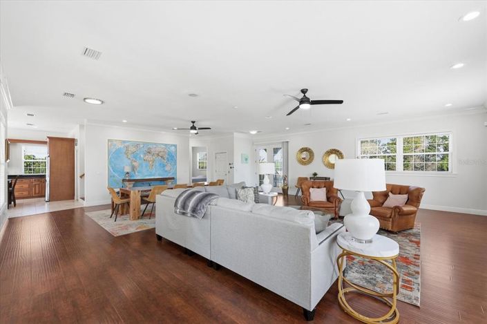 Image No.10-4 Bed Property for sale