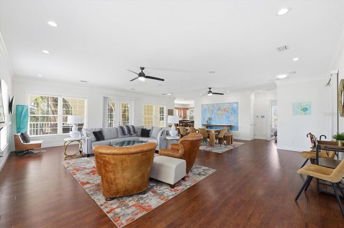 Image No.11-4 Bed Property for sale