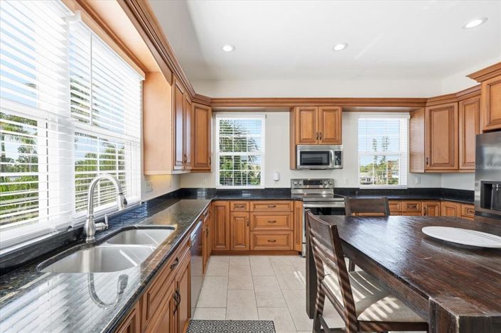 Image No.21-4 Bed Property for sale