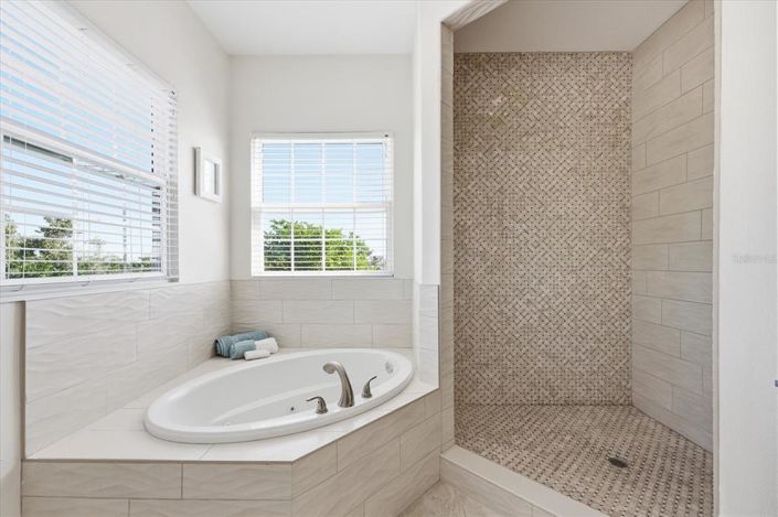 Image No.39-4 Bed Property for sale