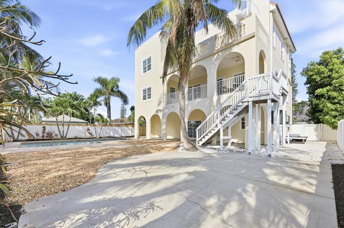 Image No.60-4 Bed Property for sale