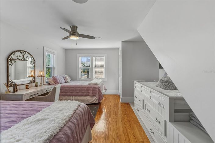 Image No.20-3 Bed Property for sale