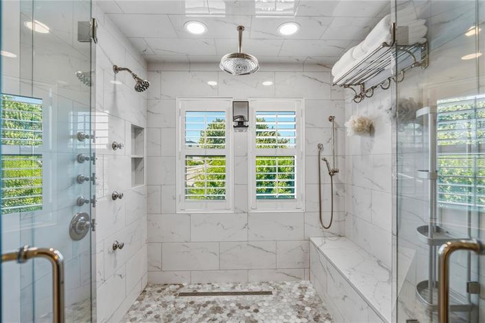 Image No.29-3 Bed Property for sale