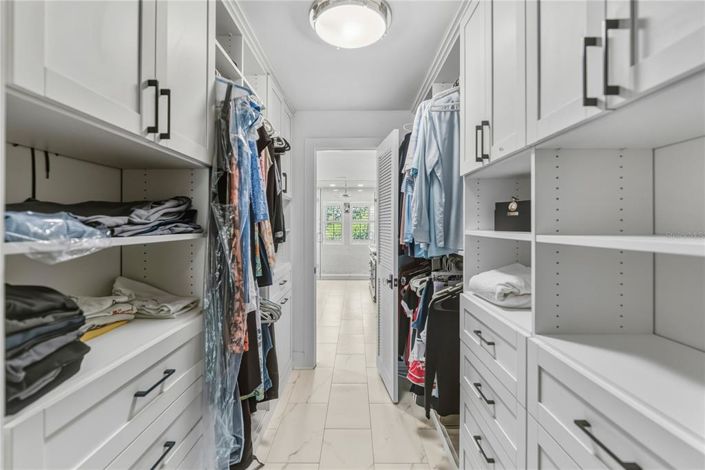 Image No.34-3 Bed Property for sale