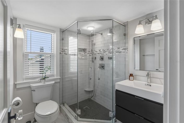 Image No.40-3 Bed Property for sale