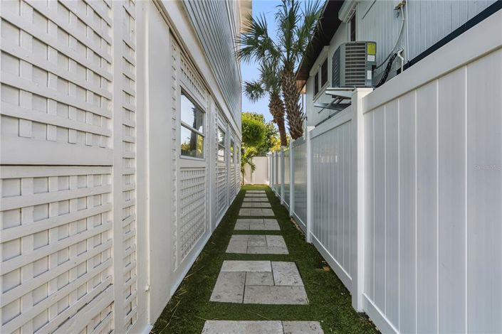 Image No.45-3 Bed Property for sale