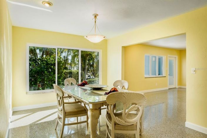 Image No.11-2 Bed Property for sale