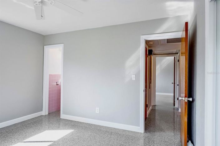 Image No.19-2 Bed Property for sale