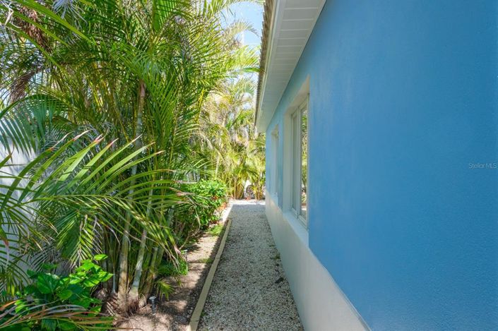 Image No.28-2 Bed Property for sale