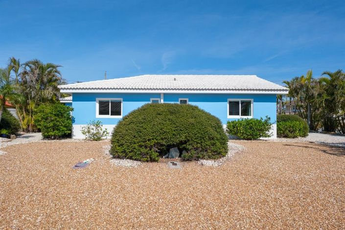 Image No.32-2 Bed Property for sale